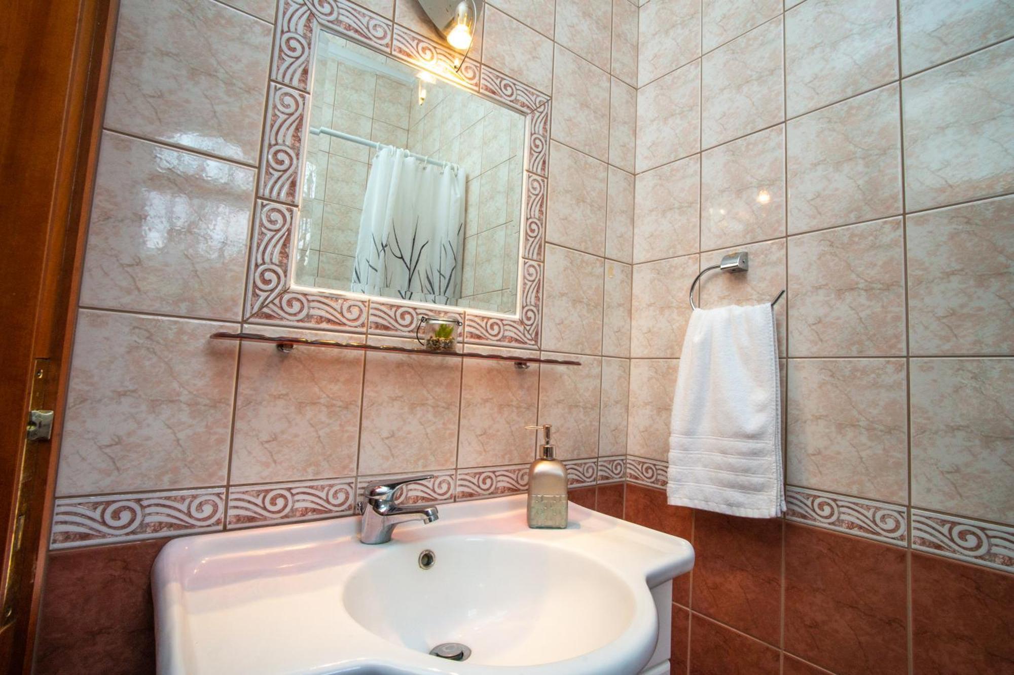 Private 6-Bdrm Villa With Garden 150M To Beach Paradisos Exterior photo
